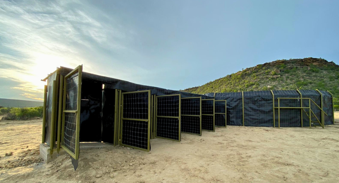 granja de venados cubierta de corral con geomembrana hdpe
